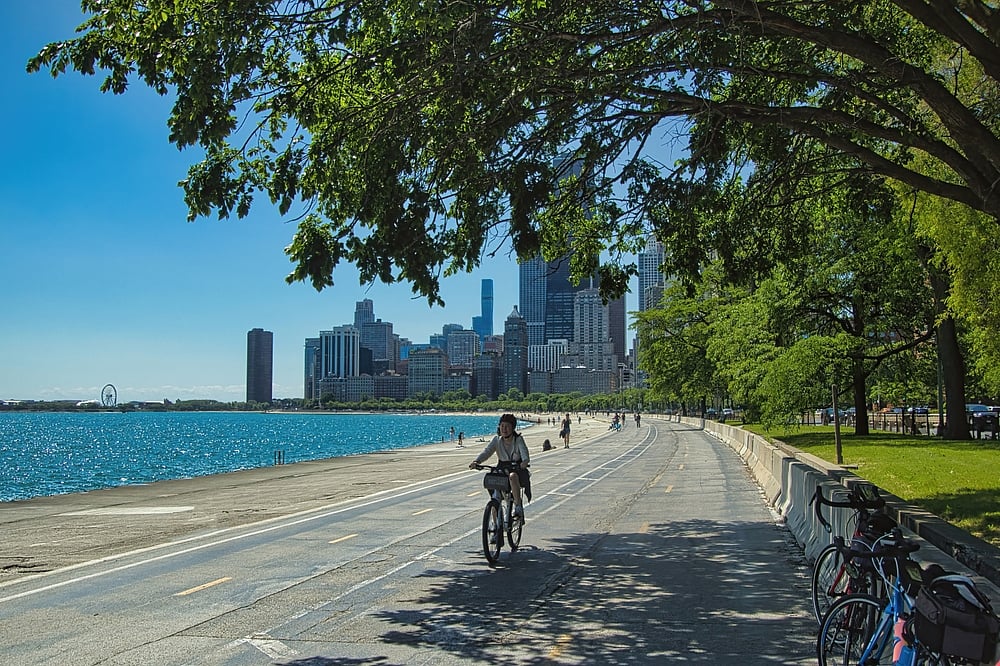 Dave Jonasen/Shutterstock : Cycling along Lake Michigan in Chicago